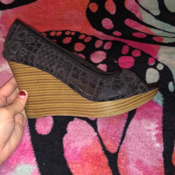 American eagle Black wedge heels 8.5 - Picture 4 of 4